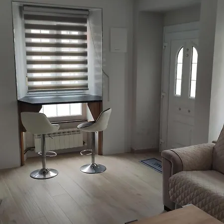 Entrepuertos Apartmán *